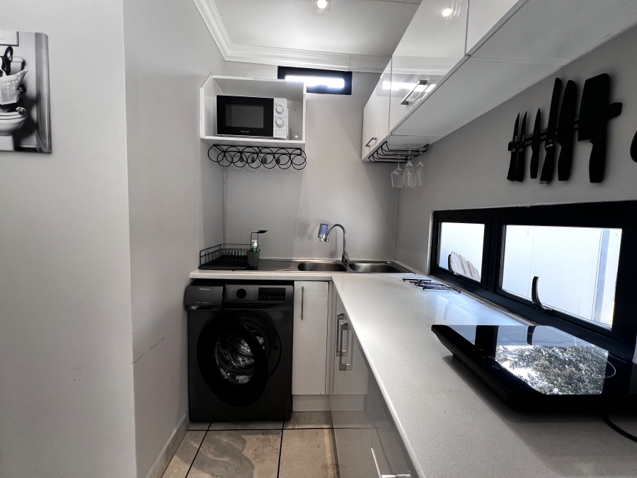 To Let 1 Bedroom Property for Rent in Table View Western Cape